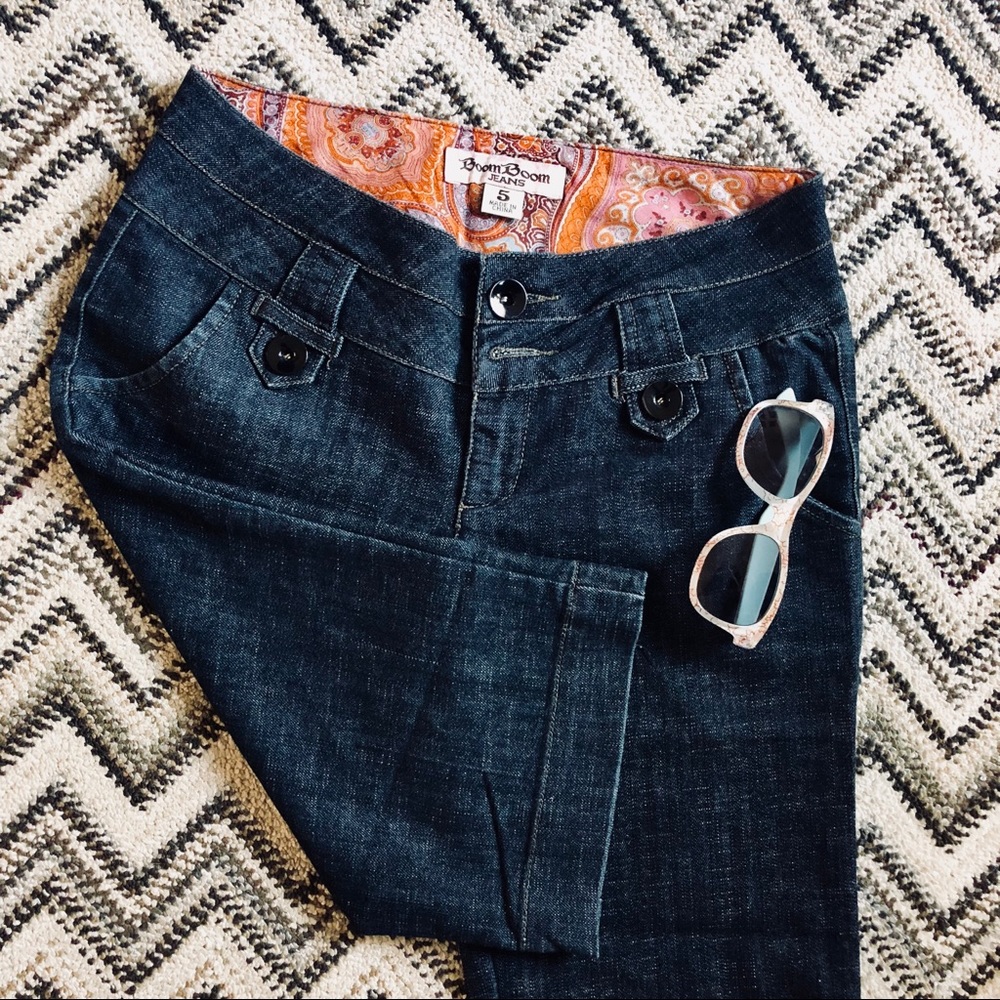 Dark wash Capris (new)